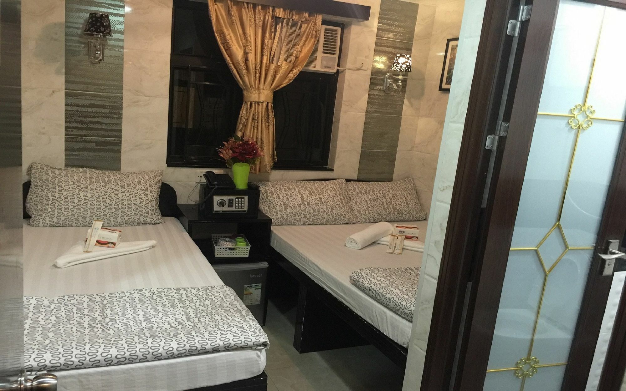 Skystar Hostel Хонконг Екстериор снимка