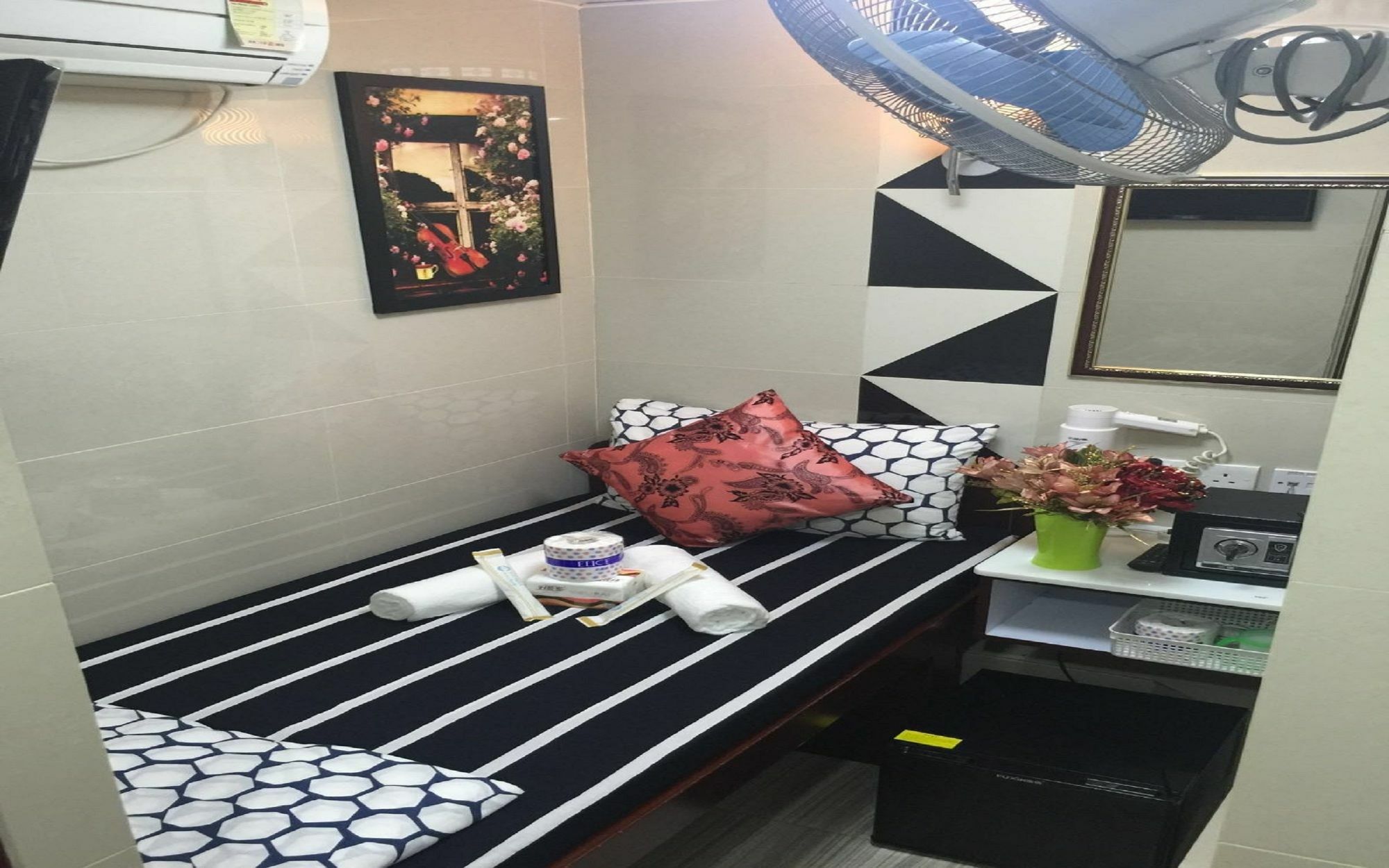 Skystar Hostel Хонконг Екстериор снимка